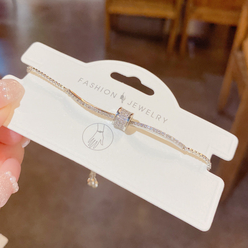 Unique Sparkling Bracelet with Stretch Clasp Cubic zirconia
