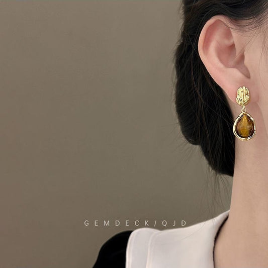 Women's Maillard French retro tiger eye stone water drop earrings