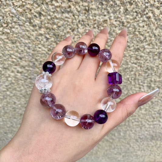 Material: Natural Amethyst, White Crystal
Craftsmanship: Handmade