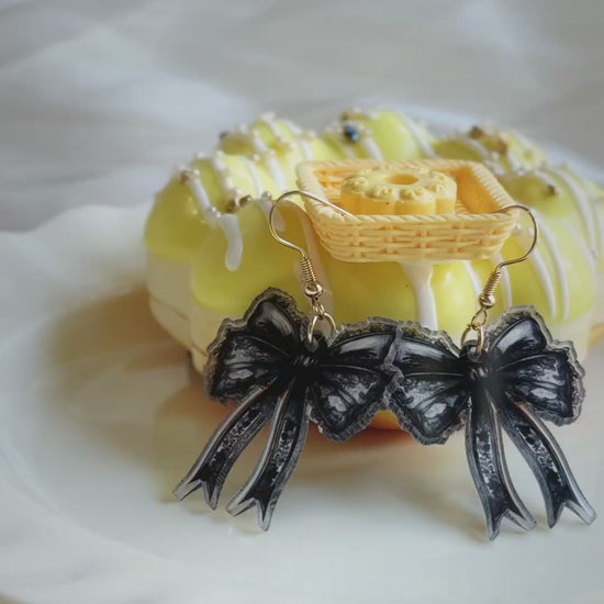 halloween gothic butterfly earrings and pumpkin earrings made of acrylic and aluminum alloy, spooky cute halloween accessories for women