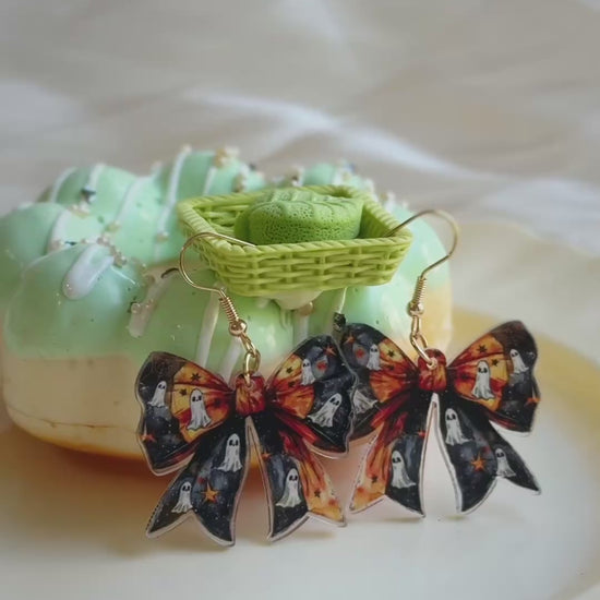 halloween gothic butterfly earrings and pumpkin earrings made of acrylic and aluminum alloy, spooky cute halloween accessories 