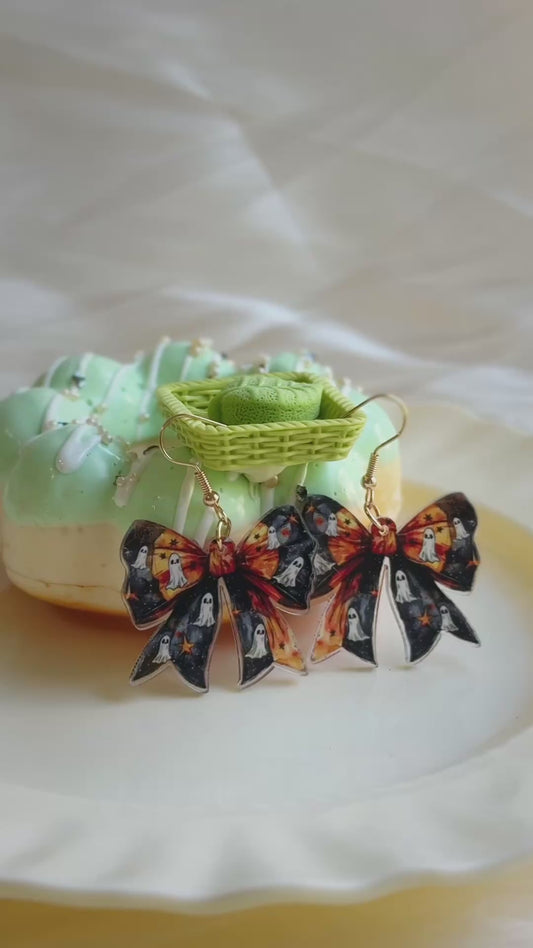 halloween gothic butterfly earrings and pumpkin earrings made of acrylic and aluminum alloy, spooky cute halloween accessories 